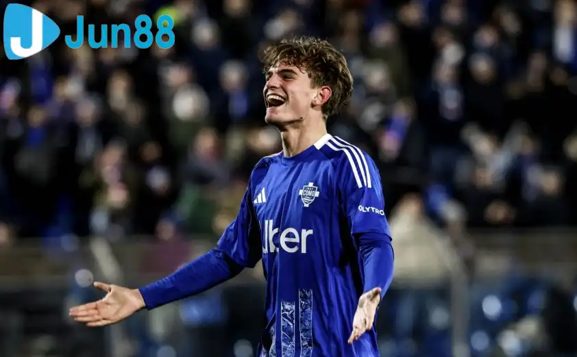 Nico Paz đang có phong độ ấn tượng với 4 bàn thắng và 4 kiến tạo sau 8 trận cho Como Nico Paz đang có phong độ ấn tượng với 4 bàn thắng và 4 kiến tạo sau 8 trận cho Como