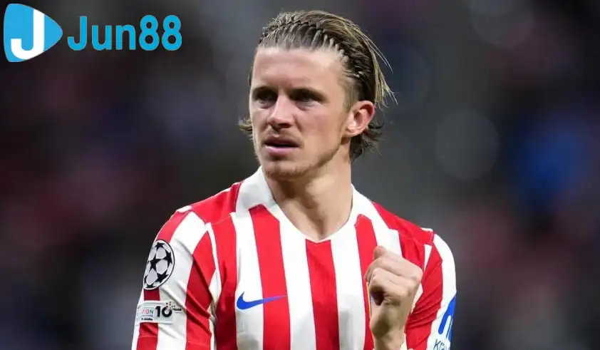 Gallagher từng được Pochettino ca ngợi là “cầu thủ vô giá” nhờ lối chơi toàn diện và giàu năng lượng