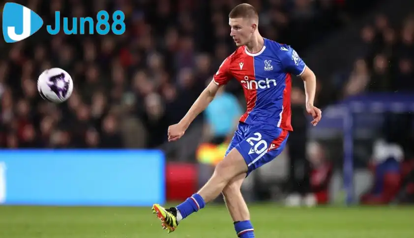Crystal Palace khẳng định không bán Adam Wharton