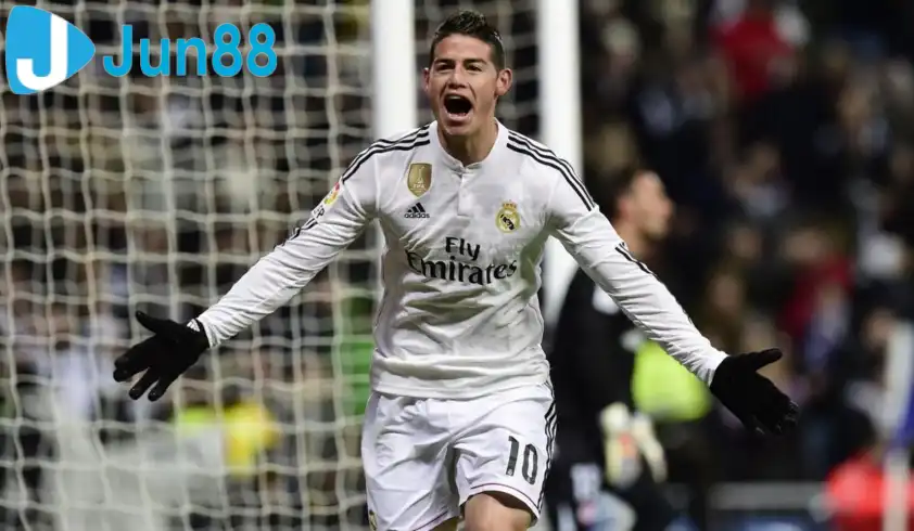 Với kinh nghiệm dày dặn tại La Liga, James được kỳ vọng có thể giúp Valencia cải thiện hàng tiền vệ Với kinh nghiệm dày dặn tại La Liga, James được kỳ vọng có thể giúp Valencia cải thiện hàng tiền vệ