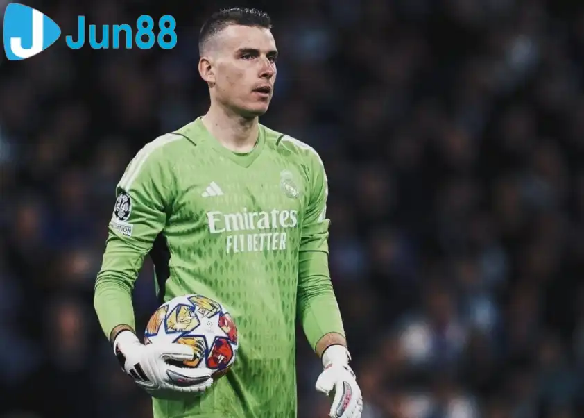 Chủ tịch Florentino Perez xem Lunin là ứng viên hàng đầu thay thế Courtois Chủ tịch Florentino Perez xem Lunin là ứng viên hàng đầu thay thế Courtois