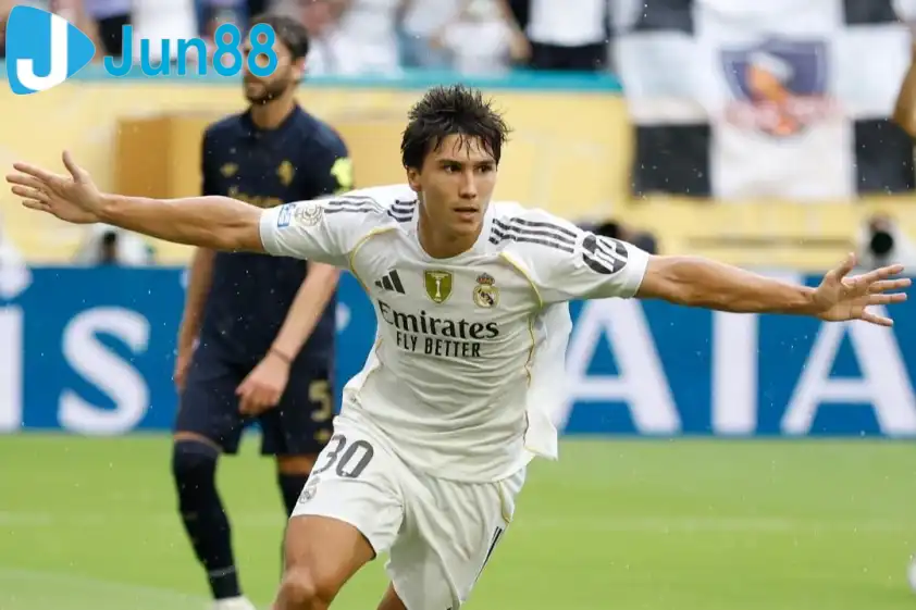 Đây được xem là sự bổ sung đầy chất lượng cho đội bóng nước Ý. Ảnh: DAZN Đây được xem là sự bổ sung đầy chất lượng cho đội bóng nước Ý. Ảnh: DAZN