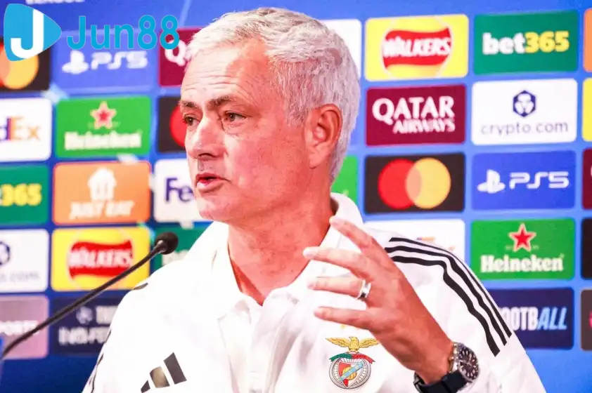 Mourinho đang muốn đẩy nhanh thương vụ này. Ảnh: CLB Mourinho đang muốn đẩy nhanh thương vụ này. Ảnh: CLB