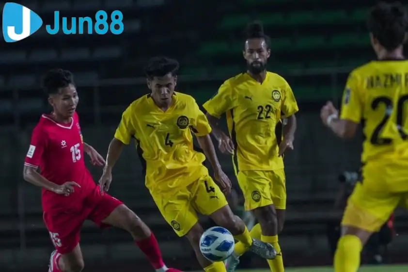 Tuy thiếu nhiều trụ cột nhưng Malaysia vẫn được đánh giá cao hơn rất nhiều. Ảnh: Malaysia NT