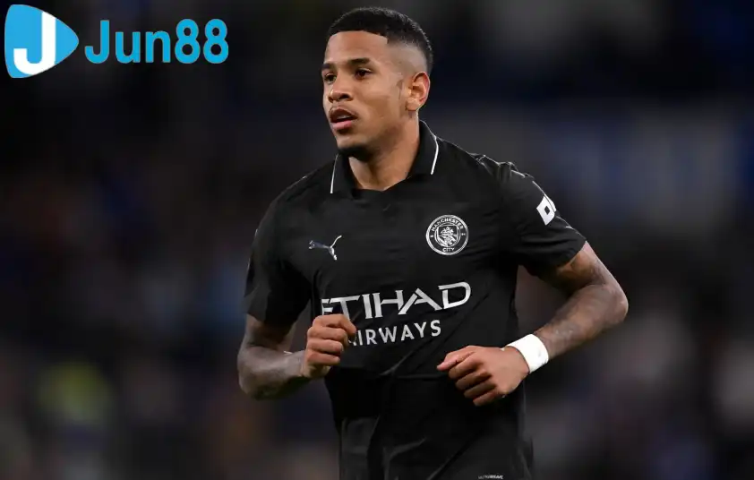 Savinho chính thức gia hạn hợp đồng với Man City