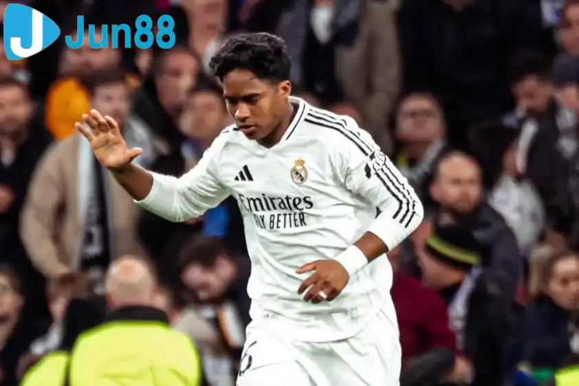 Endrick đang ngụp lặn tại Real Madrid (Ảnh: Marca). Endrick đang ngụp lặn tại Real Madrid (Ảnh: Marca).