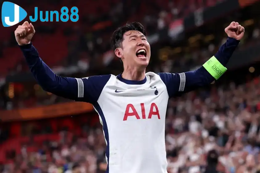 Son Heung-min khẳng định sẽ trở lại Tottenham để nói lời chia tay CĐV (Ảnh: The Sun).