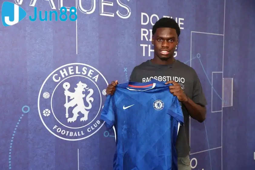Justin Osagie đang là tân binh đầy hứa hẹn ở cấp độ đội trẻ của Chelsea (Ảnh: Trang chủ CLB). Justin Osagie đang là tân binh đầy hứa hẹn ở cấp độ đội trẻ của Chelsea (Ảnh: Trang chủ CLB).