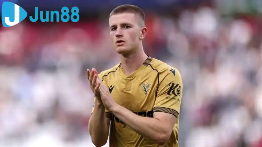 MU muốn theo đuổi Adam Wharton (Ảnh: GOAL)