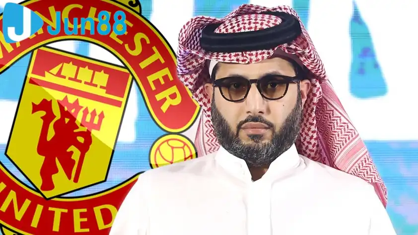 UAE được cho là đang tiếp cận việc mua lại Manchester United (Ảnh: The Sun). UAE được cho là đang tiếp cận việc mua lại Manchester United (Ảnh: The Sun).