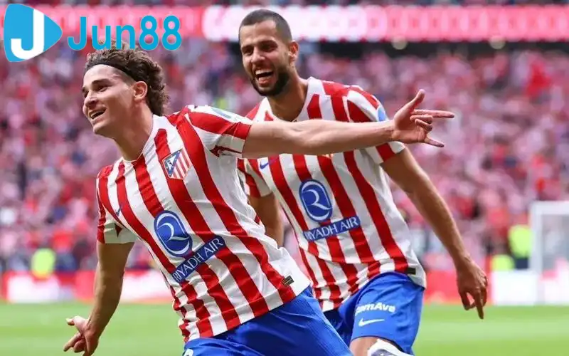 Julian Alvarez hiện đang là ngòi nổ số 1 trên hàng công của Atletico Madrid (Ảnh: Marca).
