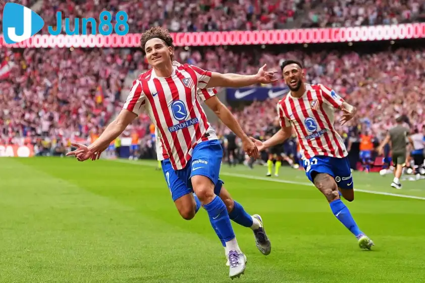 Julián Álvarez cũng đang lọt vào tầm ngắm của Barca (Ảnh: La Liga).