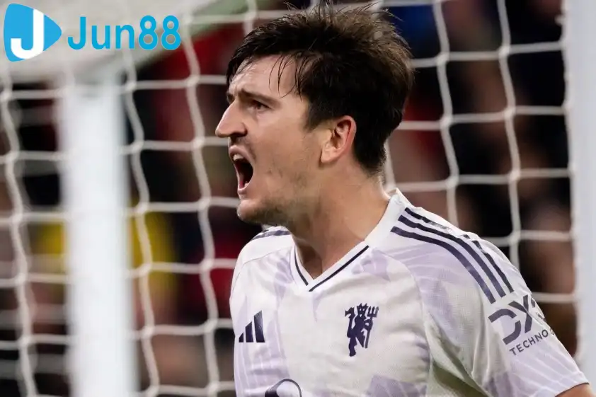 Harry Maguire đang ngày một hồi sinh tại Man United. Harry Maguire đang ngày một hồi sinh tại Man United.