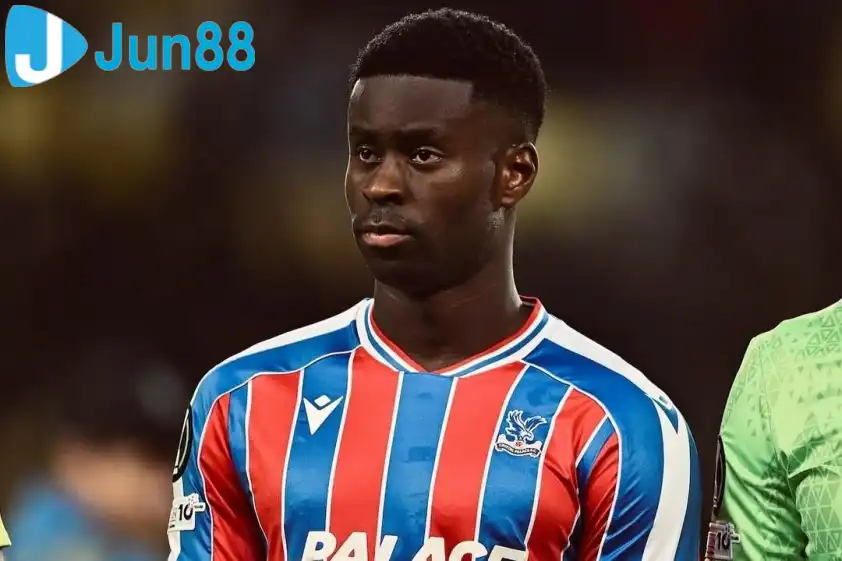 Guehi là một trong những trung vệ hàng đầu tại EPL. Ảnh: Guehi