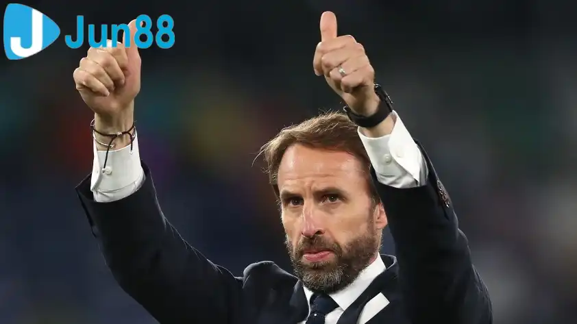 Gareth Southgate được cho là vẫn chưa có liên lạc gì với MU (Ảnh: The Sun). Gareth Southgate được cho là vẫn chưa có liên lạc gì với MU (Ảnh: The Sun).