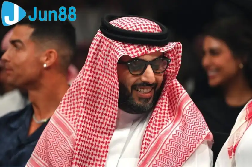 MU có thể được tiếp quản bởi tỷ phú UAE MU có thể được tiếp quản bởi tỷ phú UAE