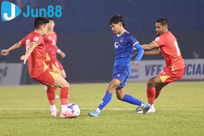 ĐT Việt Nam còn nhiều điều phải cải thiện trước trận tái đấu Nepal. ĐT Việt Nam còn nhiều điều phải cải thiện trước trận tái đấu Nepal.