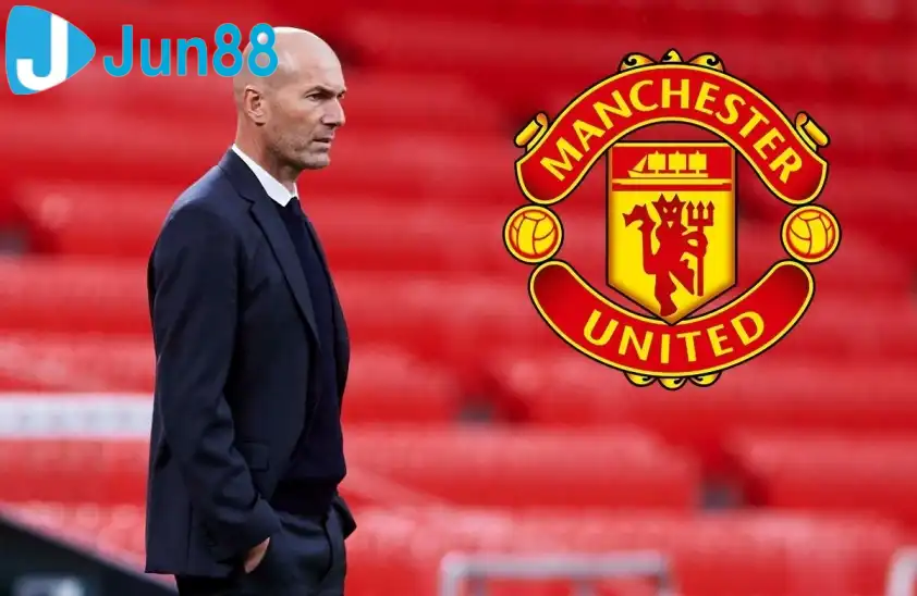 HLV Zidane được cho là sẽ học tiếng Anh và tái thiết lại đội hình nếu tiếp quản Man United (Ảnh: FootballTransfer). HLV Zidane được cho là sẽ học tiếng Anh và tái thiết lại đội hình nếu tiếp quản Man United (Ảnh: FootballTransfer).
